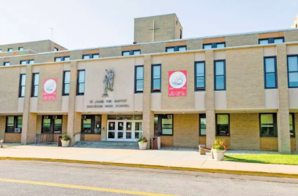 Saint John’s High School — foto 1